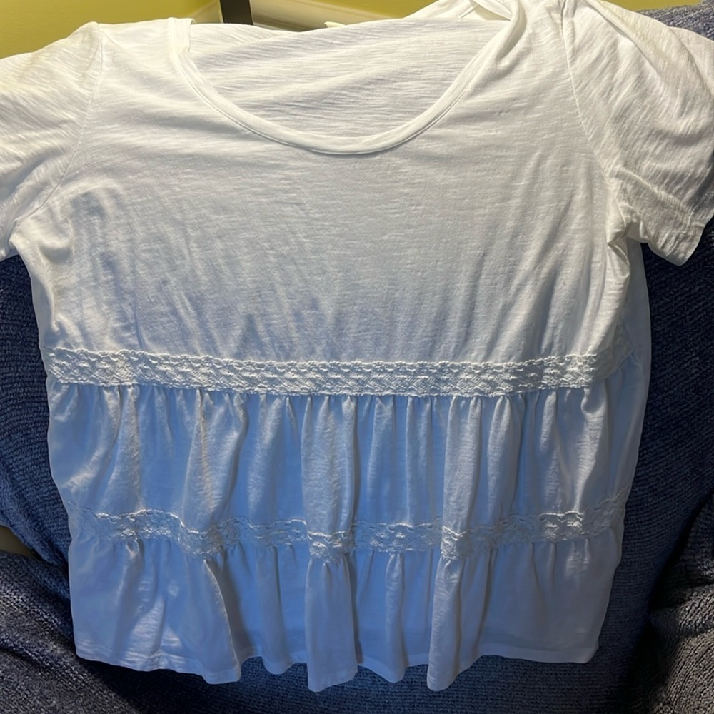 White XL Caslon Tshirt